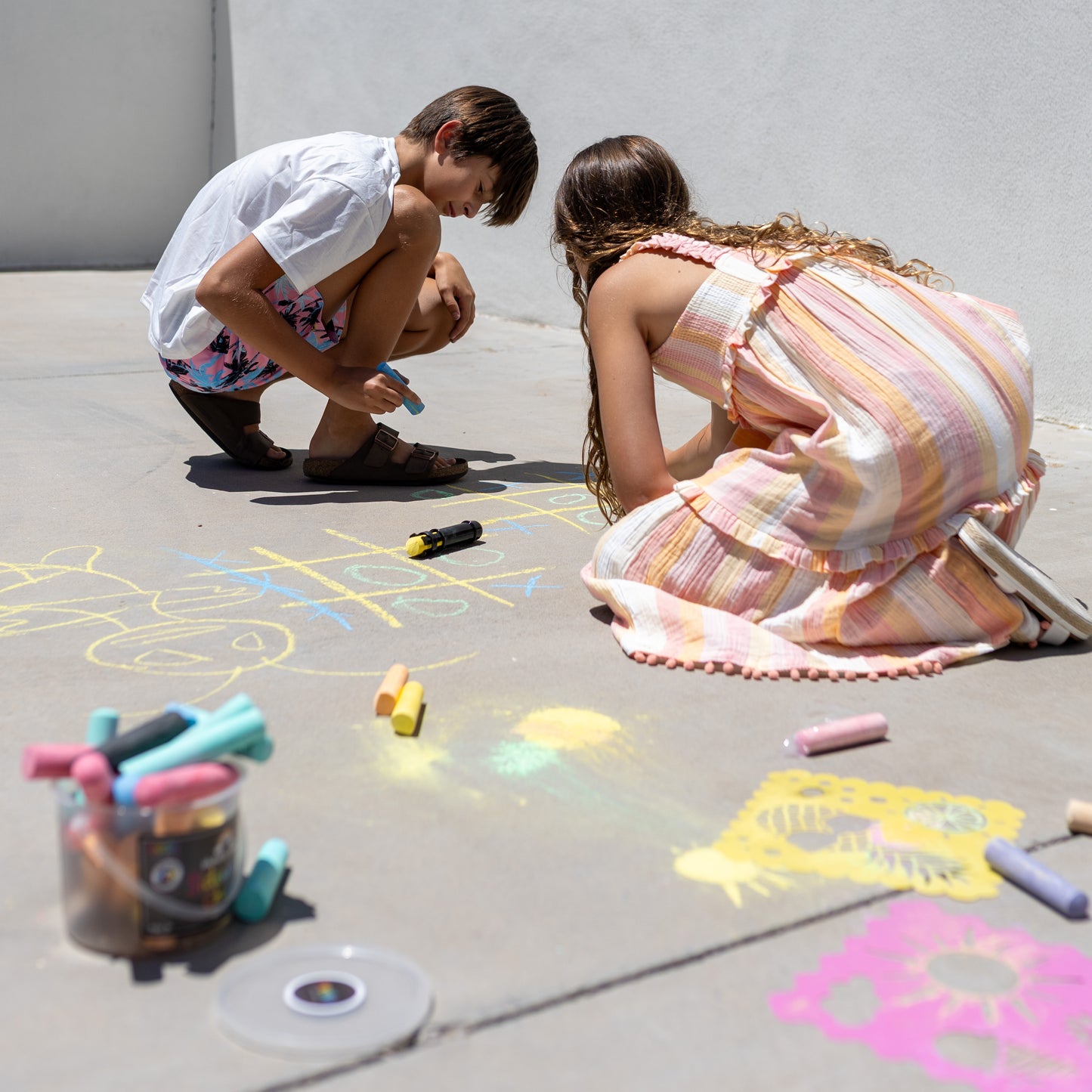 Jumbo Outdoor Sidewalk Chalk 20pc Bucket